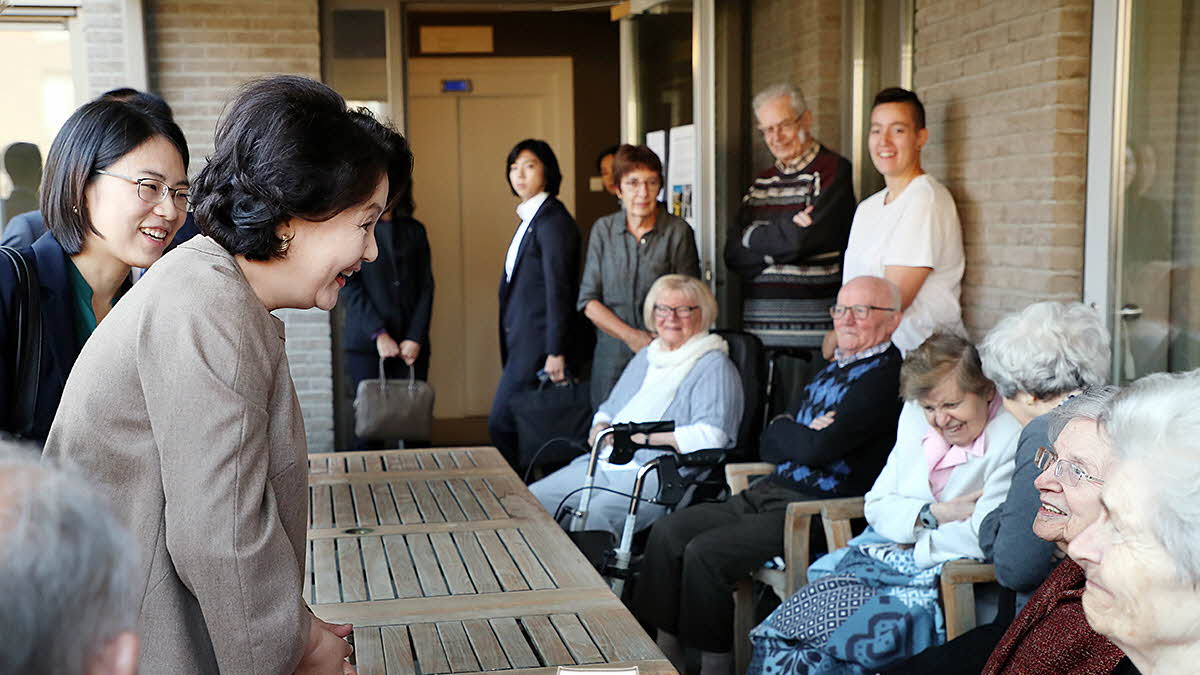 First Lady Kim Jung-sook visiting De Wingerd, a nursing facility for people with dementia near Brussels, Belgium