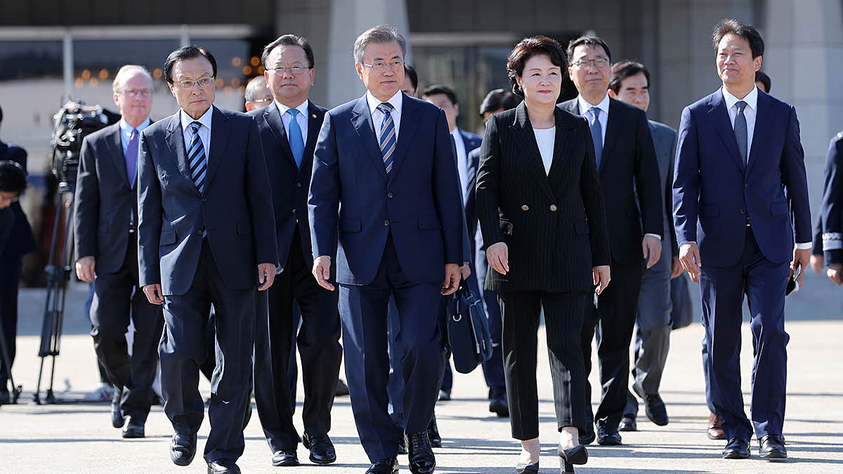 Departing from Seoul Air Base in Seongnam, Gyeonggi-do Province