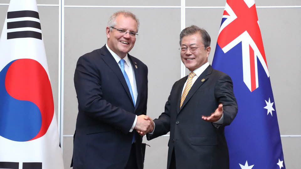 Korea-Australia summit on sidelines of the APEC Meeting