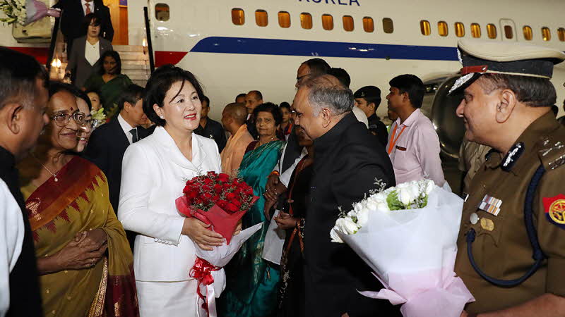 First Lady Kim Jung-sook arriving at Chaudhary Charan Singh International Airport in Lucknow, the capital of the Indian state of Uttar Pradesh