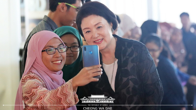 First Lady Kim Jung-sook visiting Universiti Brunei Darussalam, the national university of Brunei