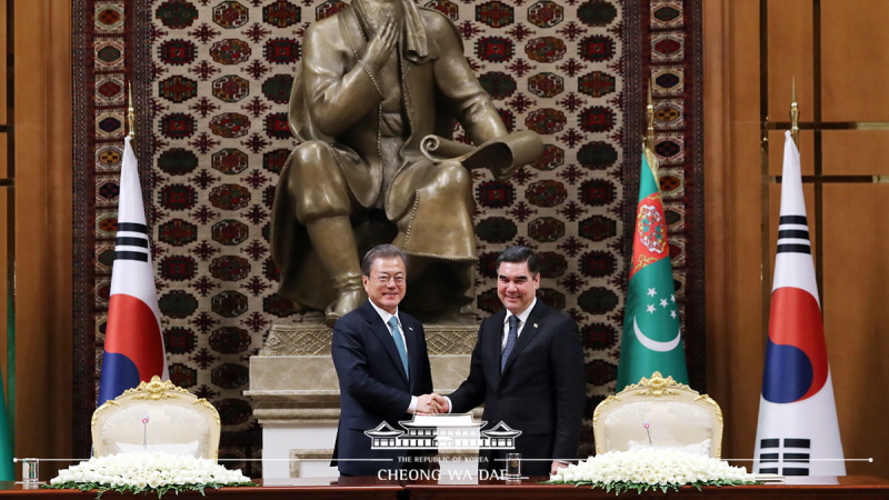 Joint press conference following the Korea-Turkmenistan summit at the Oguzkhan Presidential Palace in Ashgabat