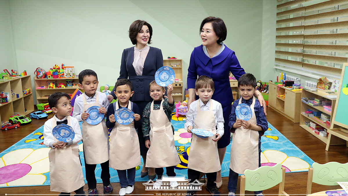 First Lady Kim Jung-sook visiting Kindergarten No. 369 of the Yakkasaray district in Tashkent, Uzbekistan