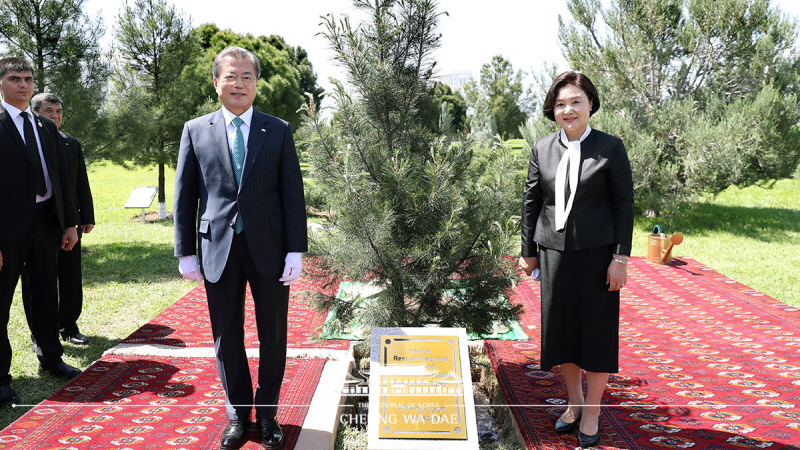 Laying a wreath at the Independence Monument and planting a commemorative tree in Ashgabat, Turkmenistan