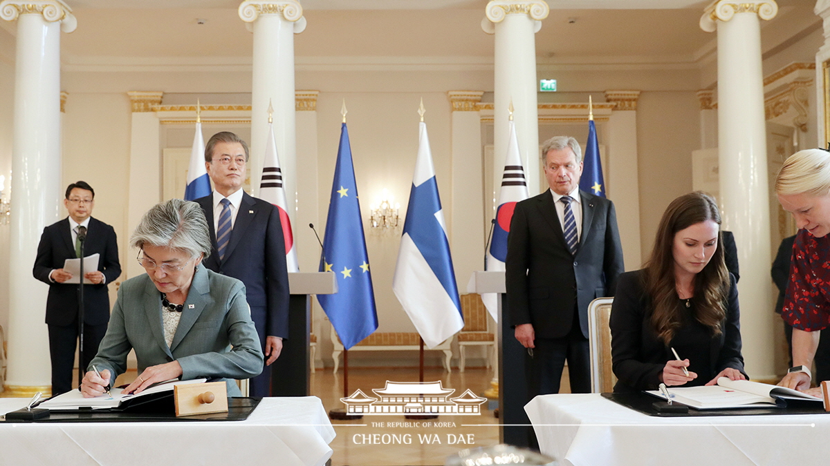 Korea-Finland MOU signing ceremony at the Presidential Palace in Helsinki