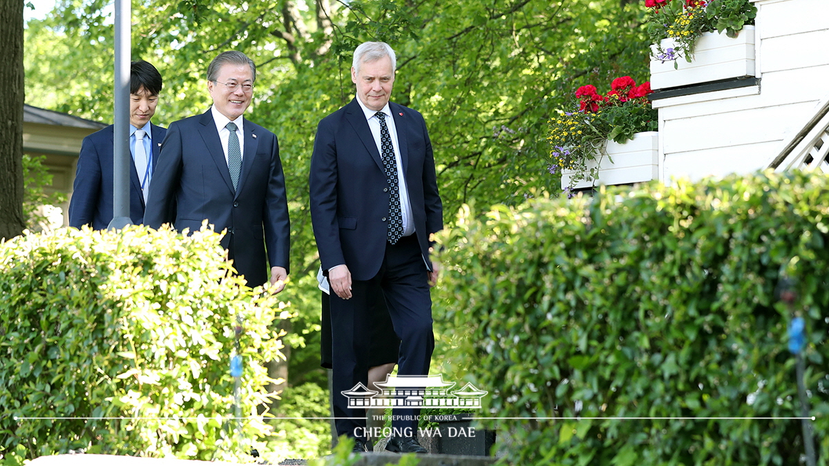 Meeting with Finnish Prime Minister Antti Rinne in Helsinki, Finland