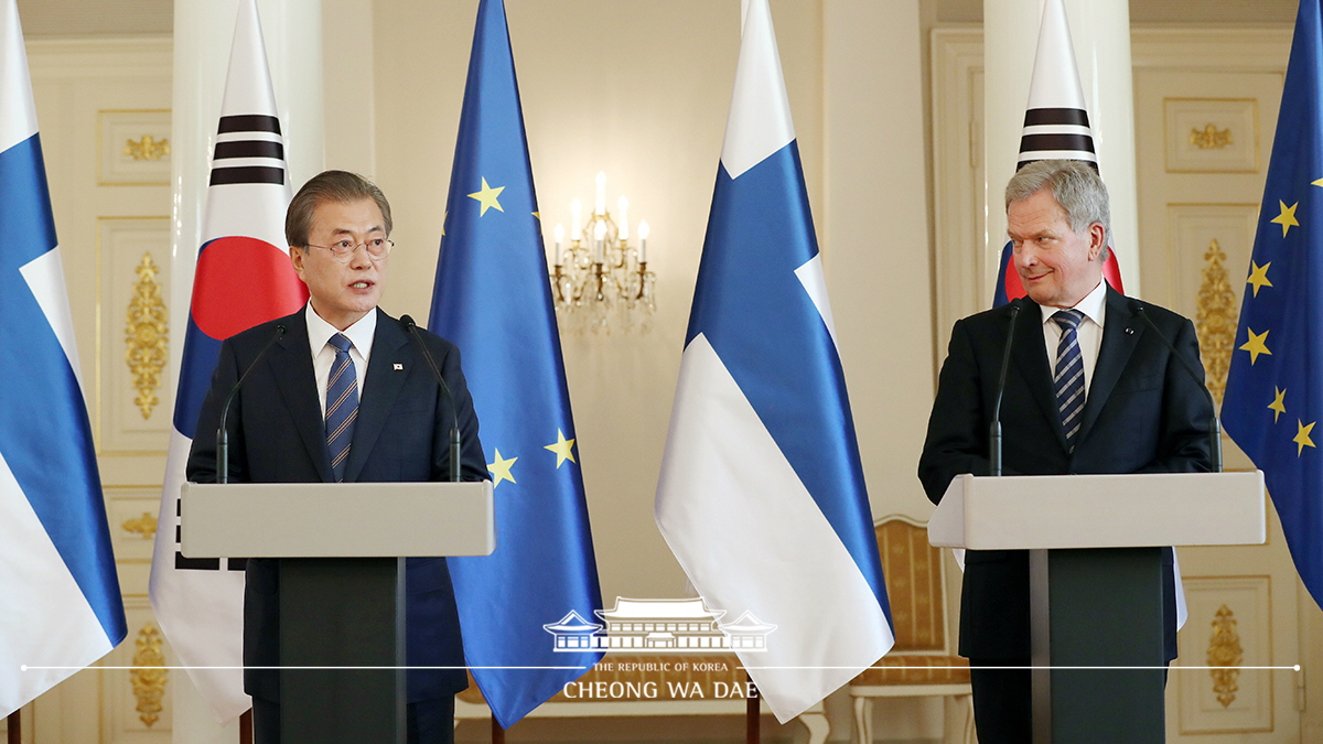 Joint press conference following the Korea-Finland summit at the Presidential Palace in Helsinki