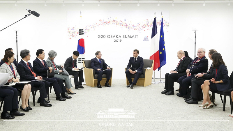 Korea-France summit on the sidelines of the G20 Osaka Summit in Japan