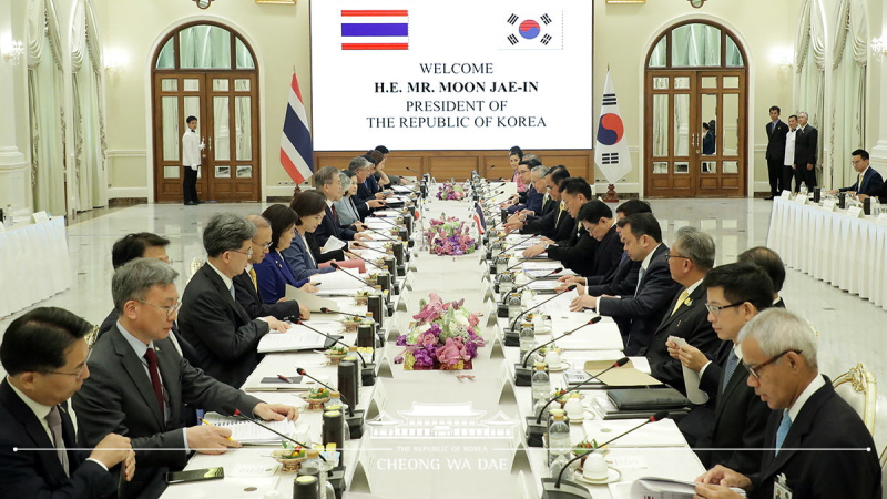 Attending the Korea-Thailand summit in Bangkok