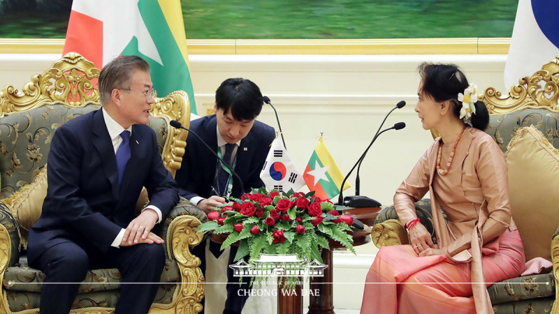 Meeting with Myanmar's State Counsellor Daw Aung San Suu Kyi at the Presidential Palace in Nay Pyi Taw