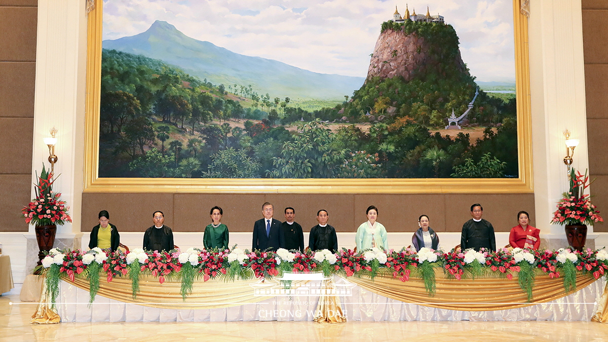 Attending a state dinner hosted by President U Win Myint of Myanmar