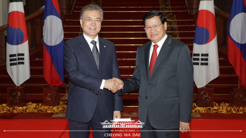 Meeting with Lao Prime Minister Thongloun Sisoulith at the Prime Minister’s office in Vientiane, Laos