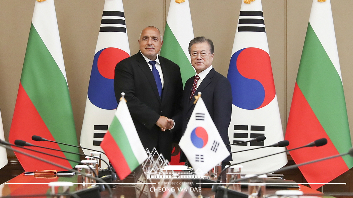 Holding the Korea-Bulgaria summit at Cheong Wa Dae