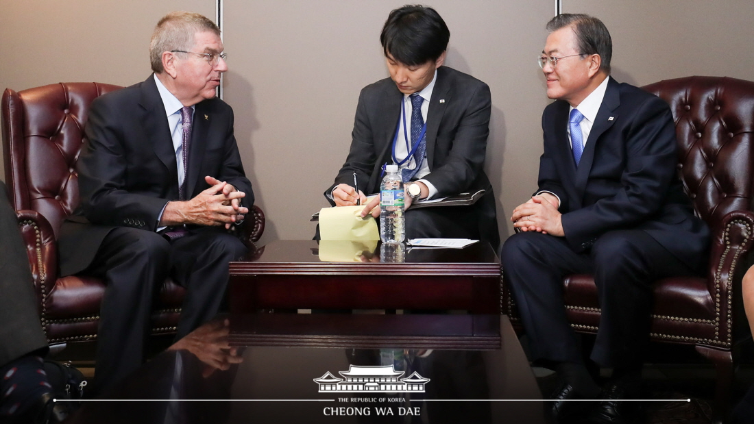 Meeting with President of the International Olympic Committee Thomas Bach on the sidelines of the 74th U.N. General Assembly in New York