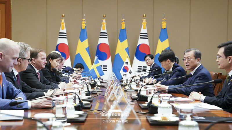 Attending relevant events at Cheong Wa Dae during Swedish Prime Minister Stefan Löfven’s official visit to Korea