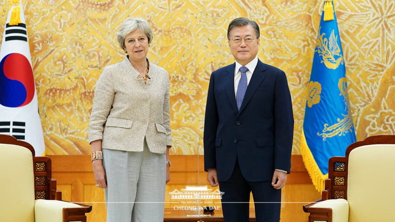 Meeting with former Prime Minister of the United Kingdom Theresa May at Cheong Wa Dae