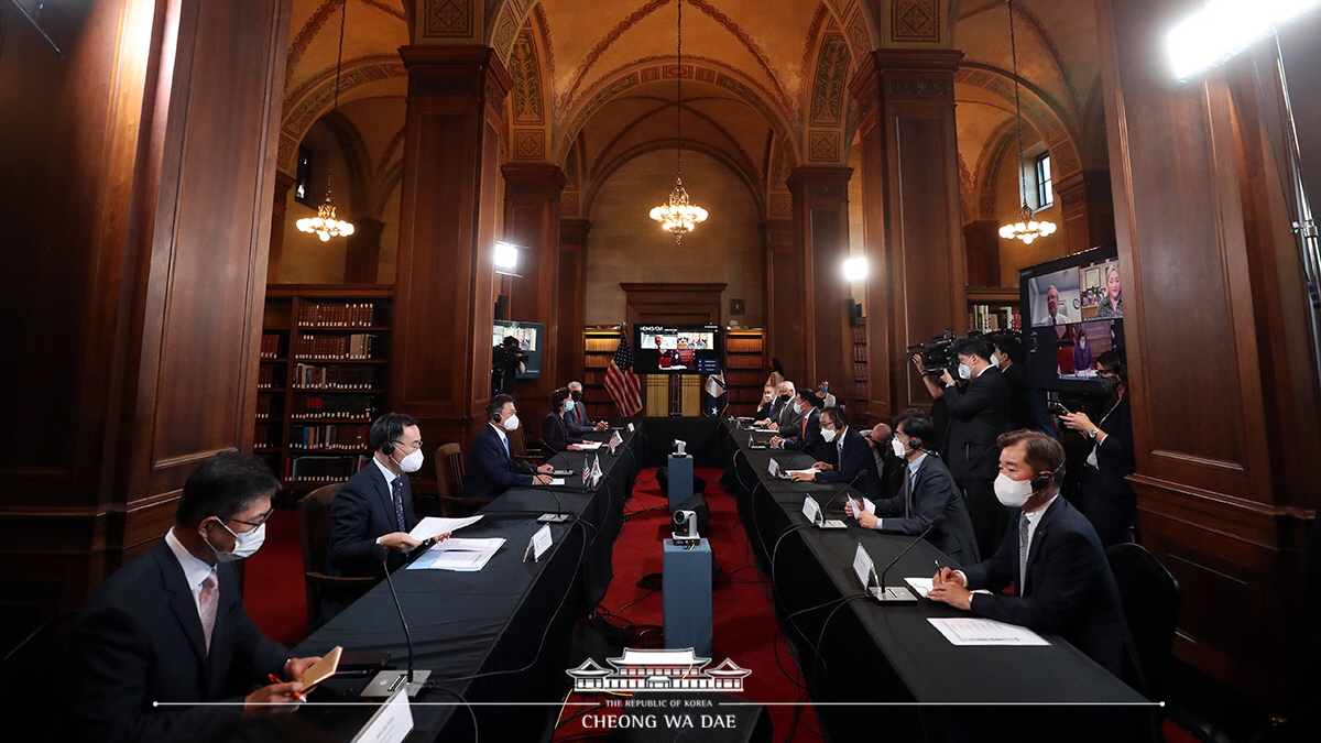 Attending the ROK-U.S. Business Roundtable in Washington, D.C.