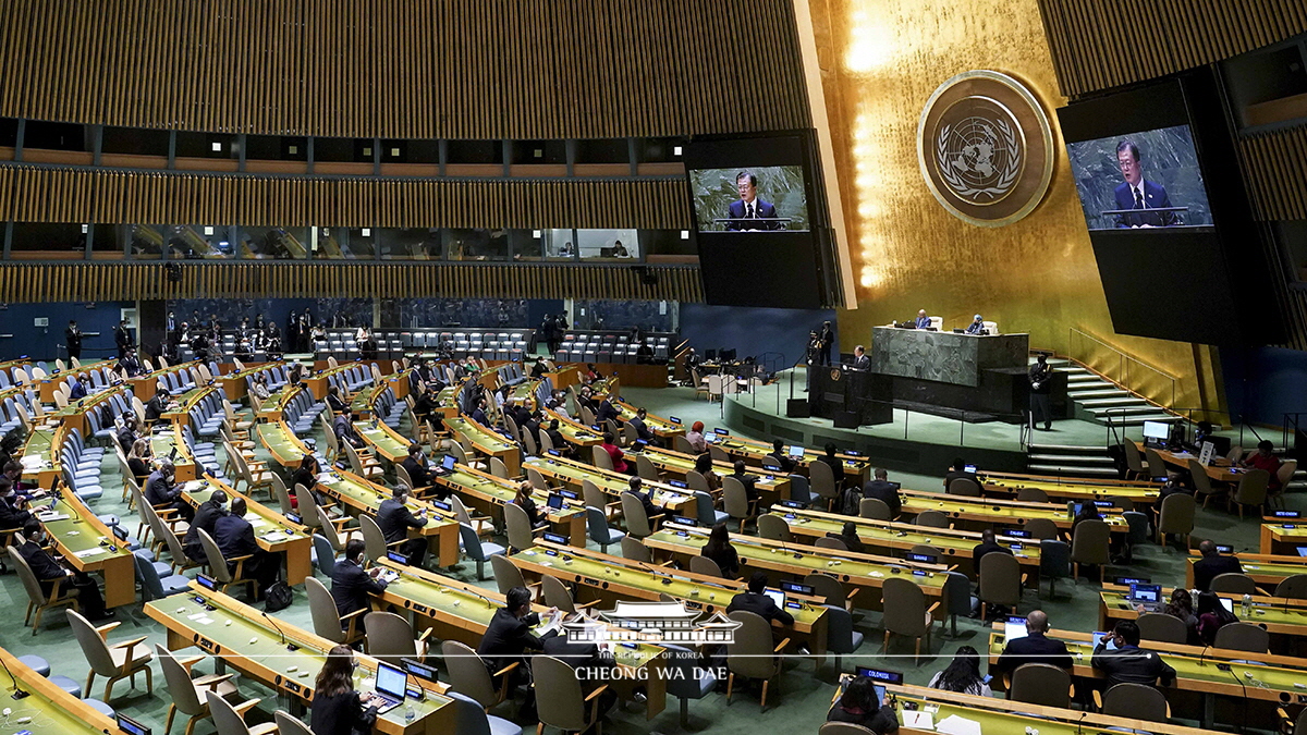 Delivering a keynote speech at the 76th U.N. General Assembly