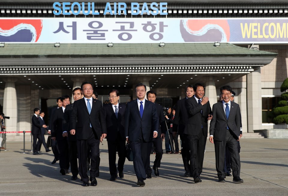 Departure from Seoul Air Base in Seongnam, Gyeonggi-do Province