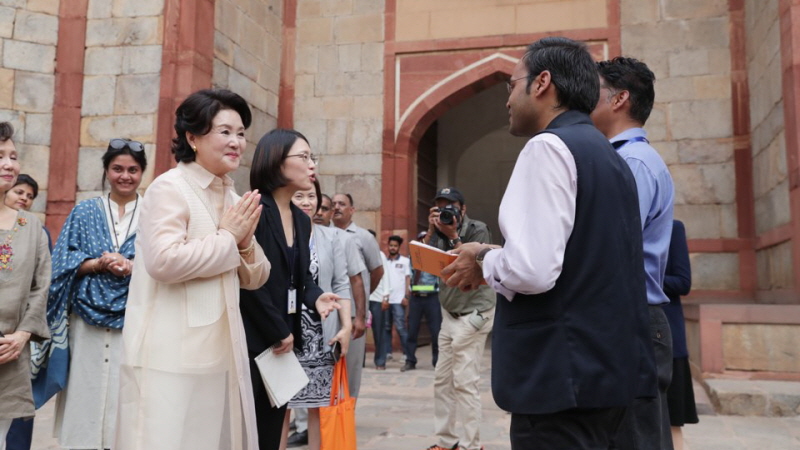 First Lady Kim Jung-sook touring Humayun's Tomb, a UNESCO World Heritage Site, in Delhi, India