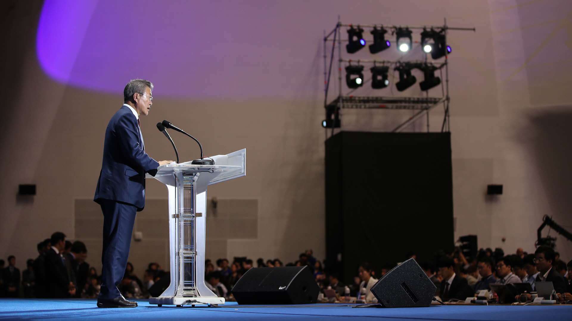 President Moon visits the Main Press Center for the 2018 Inter-Korean Summit Pyeongyang 