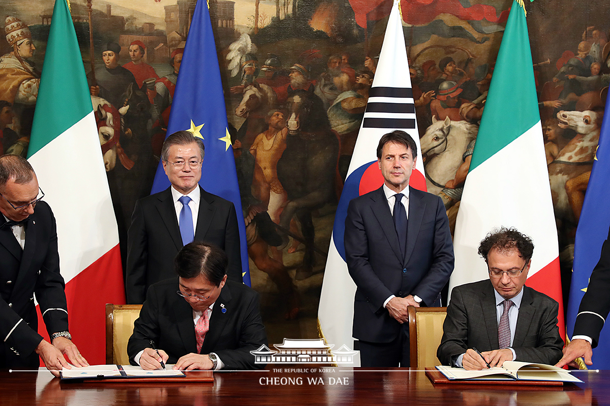 Attending an MOU signing ceremony between Korea and Italy 