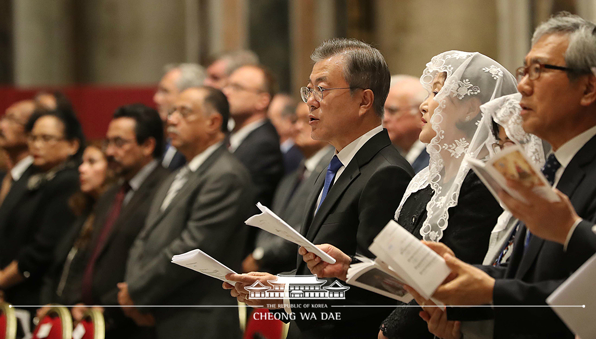 Attending the special Mass to pray for peace on the Korean Peninsula at St. Peter's Basilica 