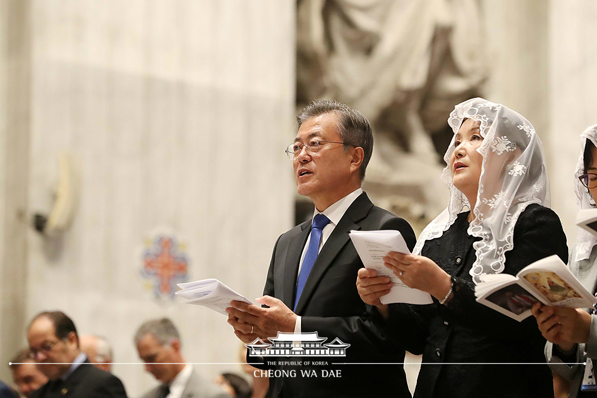 Attending the special Mass to pray for peace on the Korean Peninsula at St. Peter's Basilica 