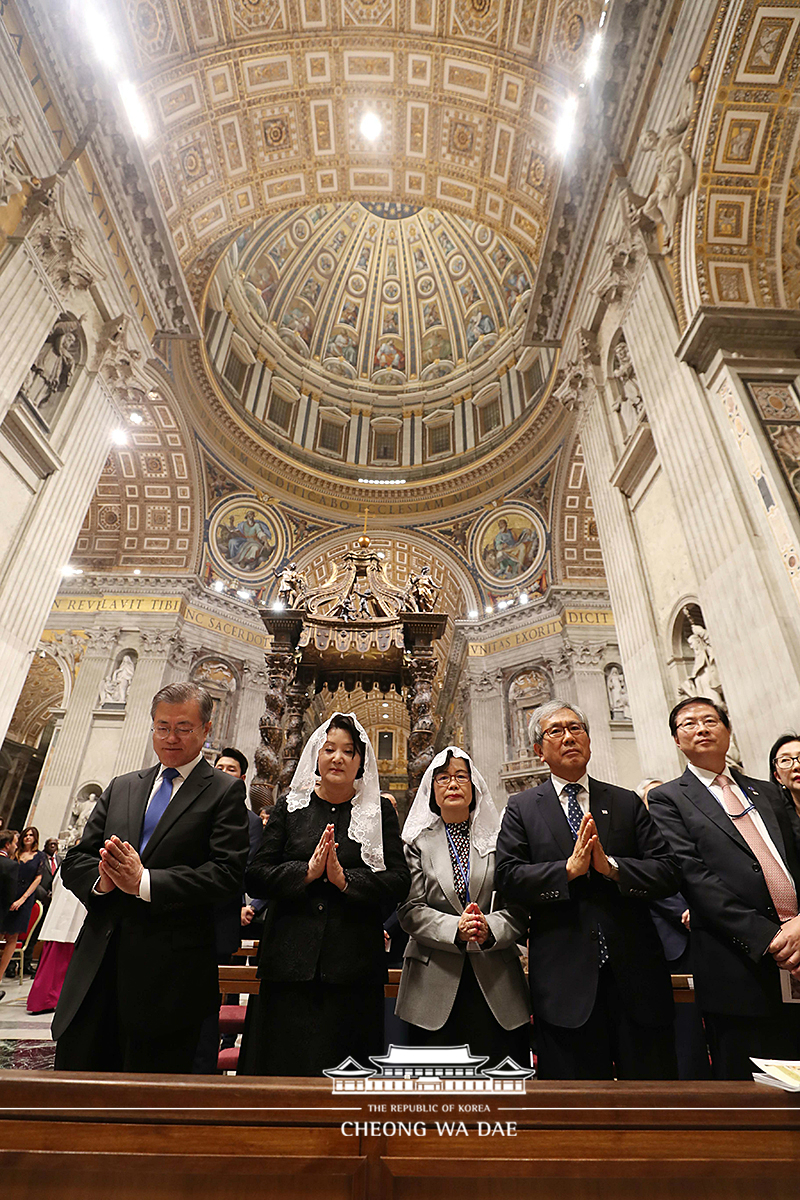 Attending the special Mass to pray for peace on the Korean Peninsula at St. Peter's Basilica 