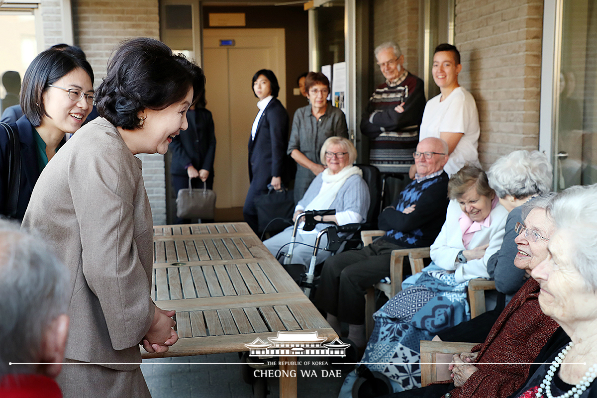 First Lady Kim Jung-sook visiting De Wingerd, a nursing facility for people with dementia near Brussels, Belgium 