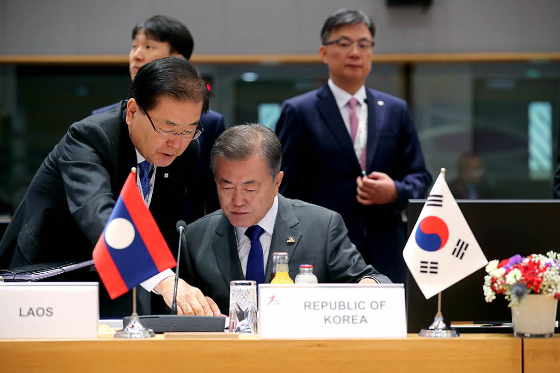 President Moon Jae-in called for ASEM members’ support for peace on the Korean Peninsula at the ASEM Summit held in Brussels, Belgium on Oct. 19. (Cheong Wa Dae)