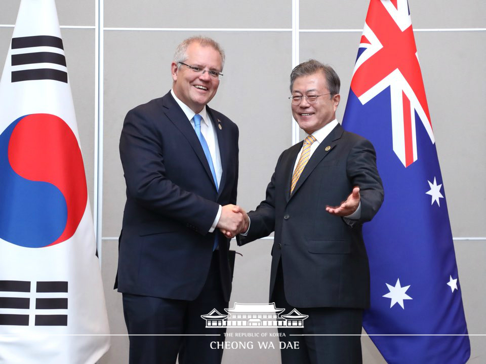 Korea-Australia summit on sidelines of the APEC Meeting 