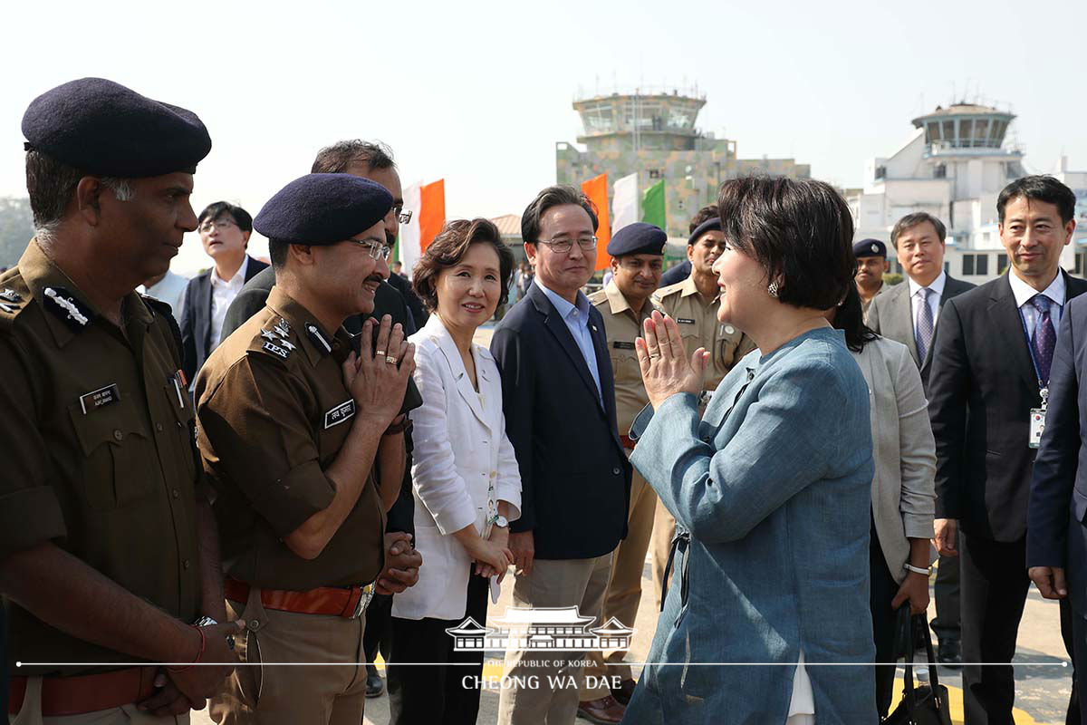 First Lady Kim Jung-sook departing from Chaudhary Charan Singh International Airport in Lucknow 