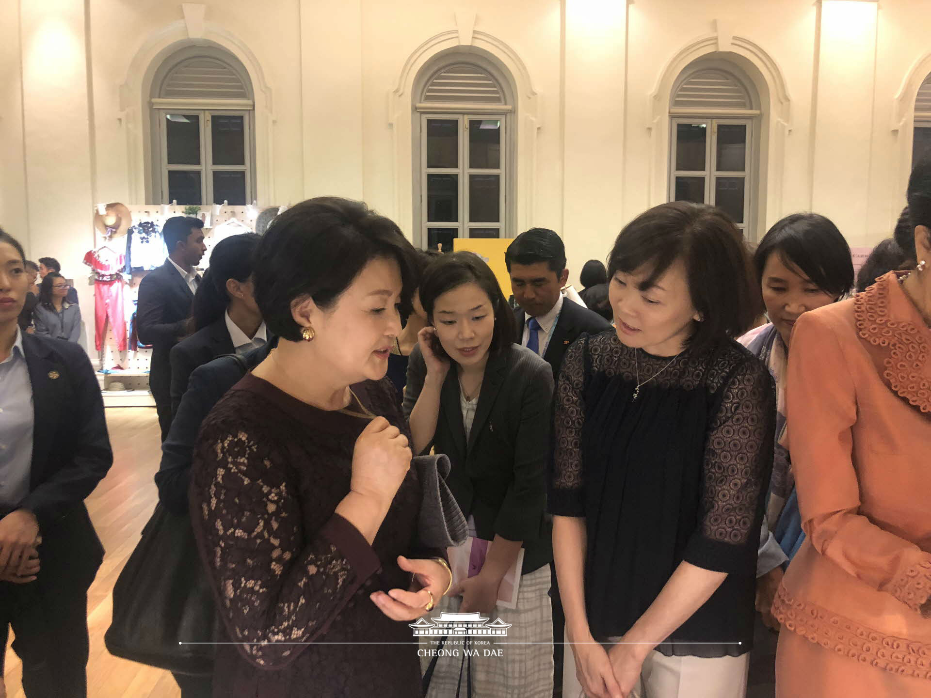 First Lady Kim Jung-sook attending a special program for the spouses of heads of state and government during ASEAN-related summits 