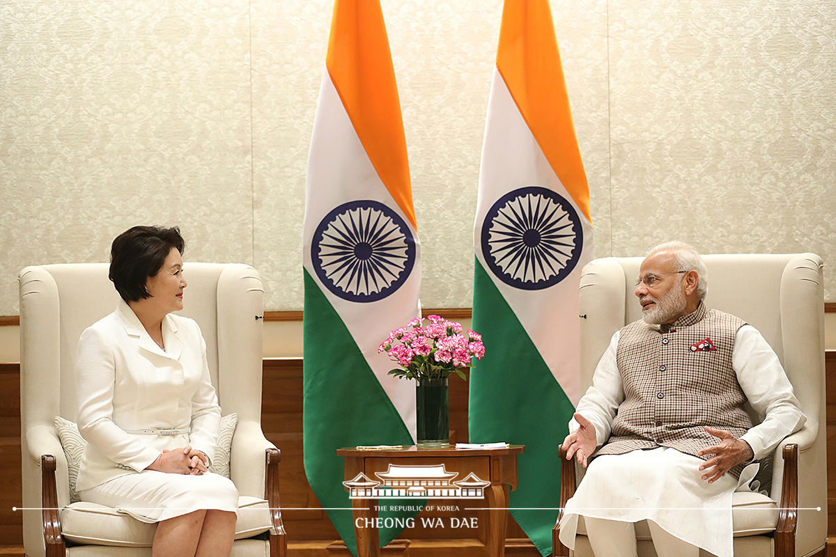 First Lady Kim Jung-sook meeting with Prime Minister Narendra Modi of India 