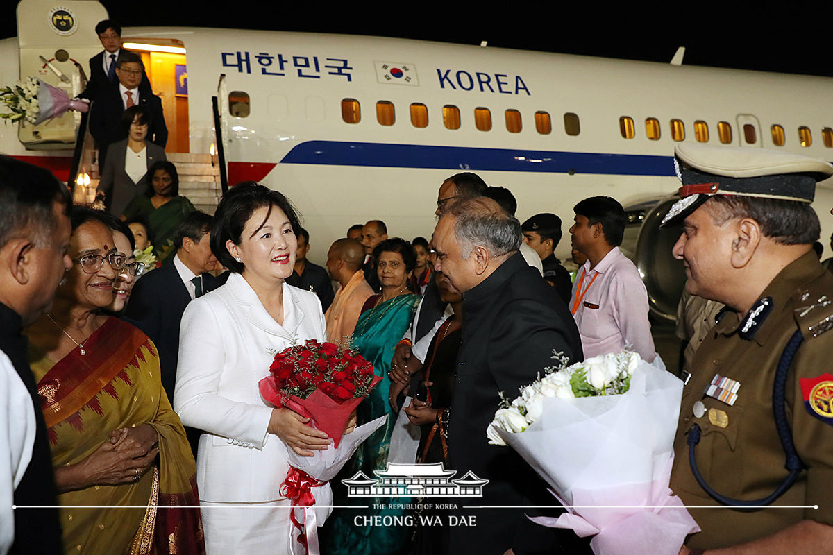 First Lady Kim Jung-sook arriving at Chaudhary Charan Singh International Airport in Lucknow, the capital of the Indian state of Uttar Pradesh 