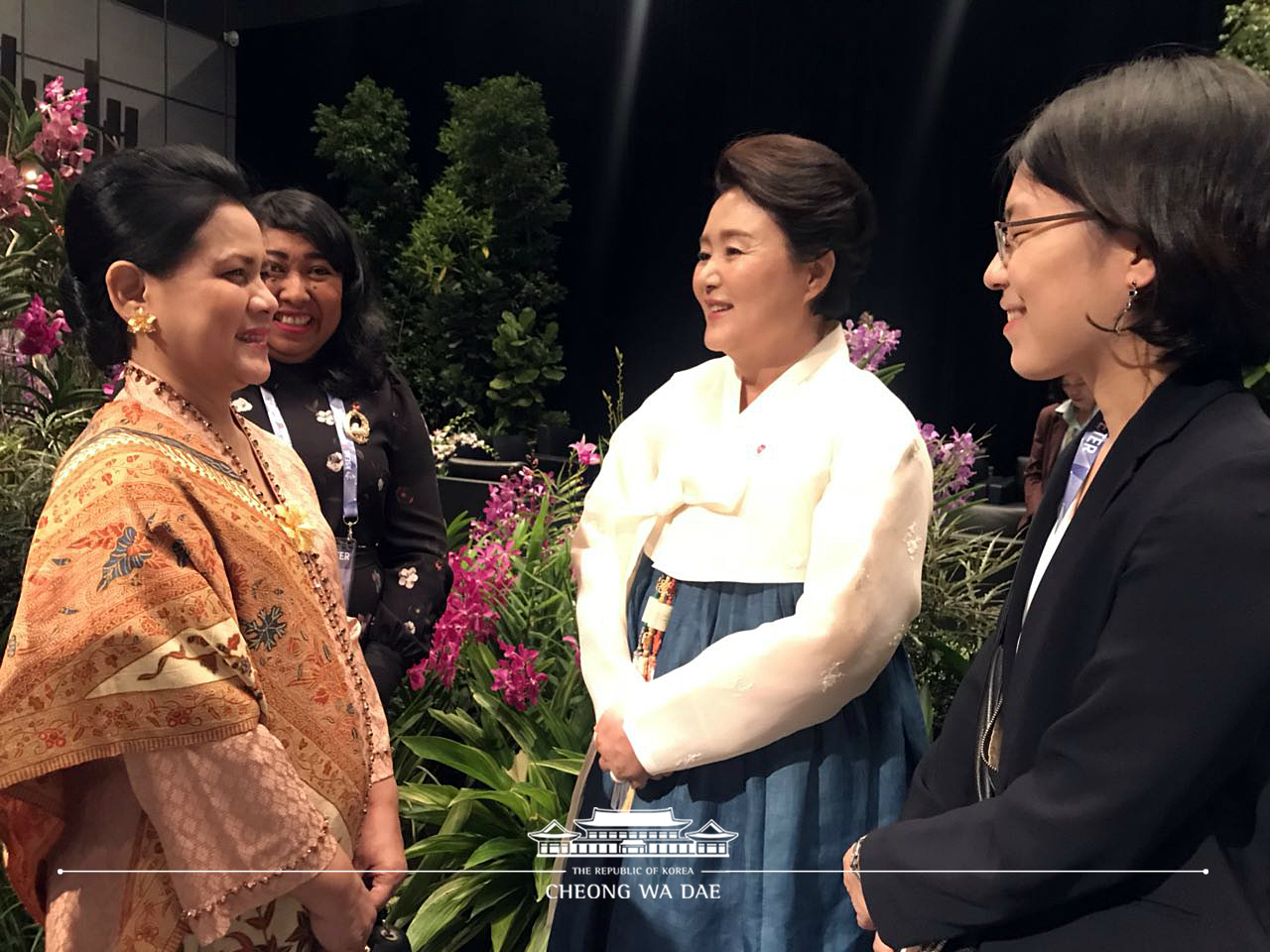 Candid photographs from the ASEAN-related summits and APEC Economic Leaders’ Meeting 