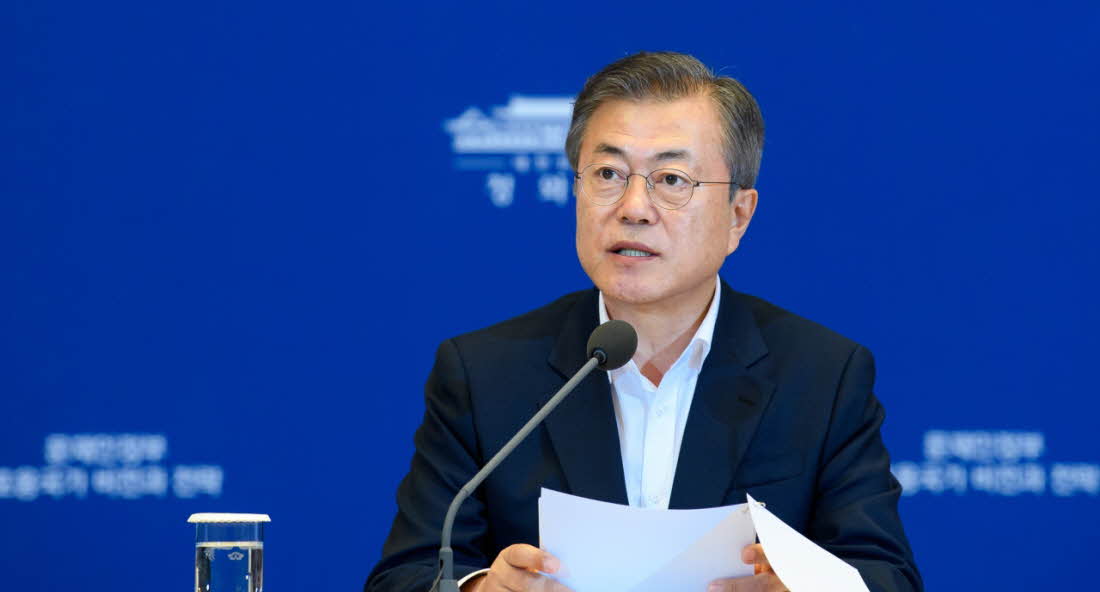 President Moon Jae-in will go on an overseas trip from Nov. 27 to Dec. 4 for the G20 Leaders’ Summit in Argentina; he will also go to the Czech Republic and New Zealand. (Hyoja-dong Studio)