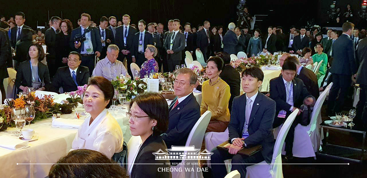 Candid photographs from the ASEAN-related summits and APEC Economic Leaders’ Meeting 