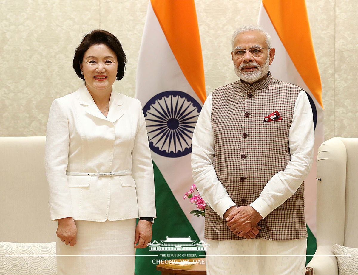 First Lady Kim Jung-sook meeting with Prime Minister Narendra Modi of India 