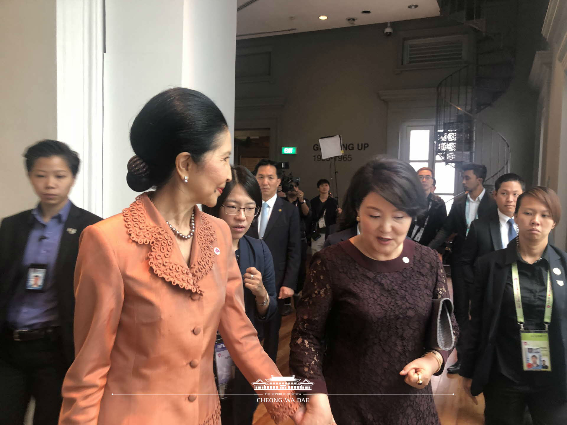 First Lady Kim Jung-sook attending a special program for the spouses of heads of state and government during ASEAN-related summits 