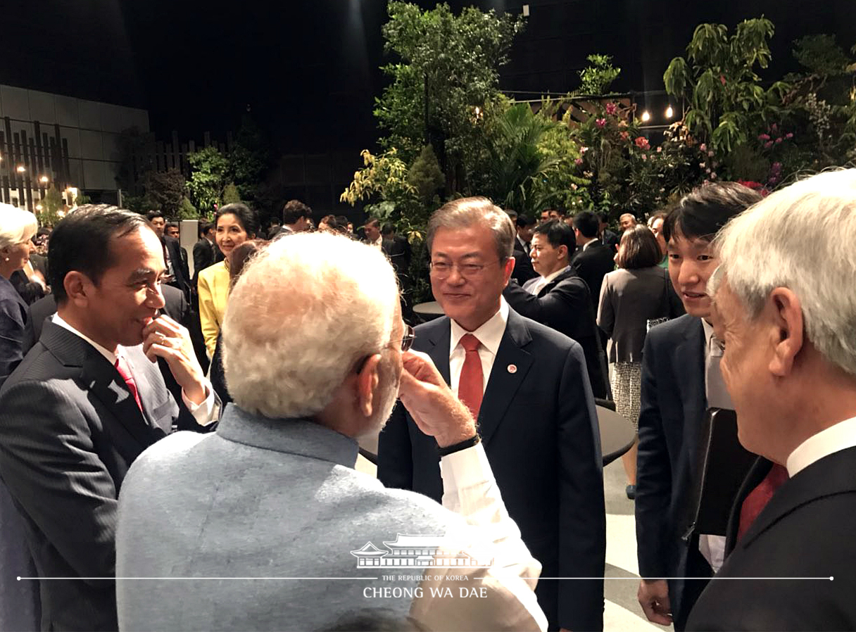 Candid photographs from the ASEAN-related summits and APEC Economic Leaders’ Meeting 