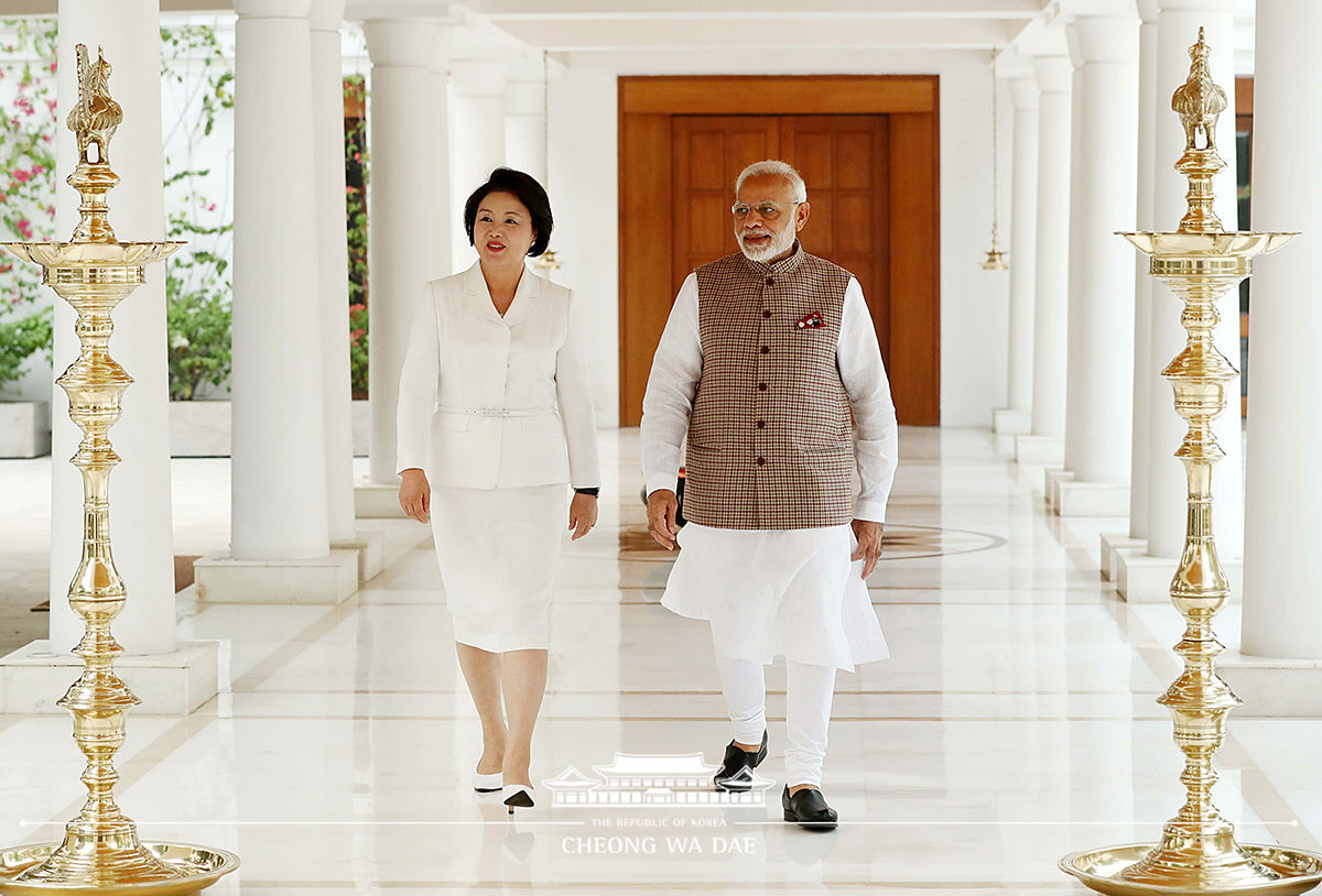 First Lady Kim Jung-sook meeting with Prime Minister Narendra Modi of India 