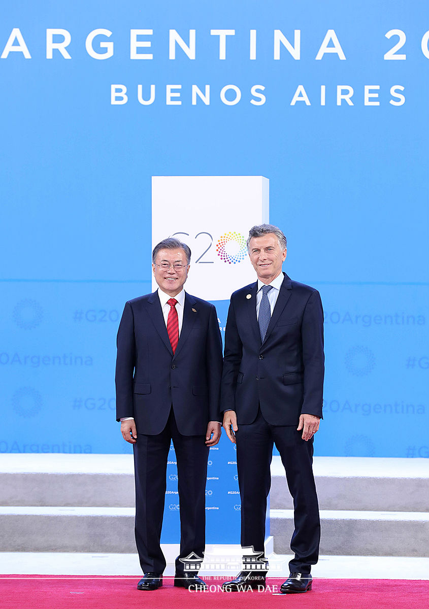 Attending the Retreat Session of the 13th G20 Summit in Buenos Aires, Argentina 