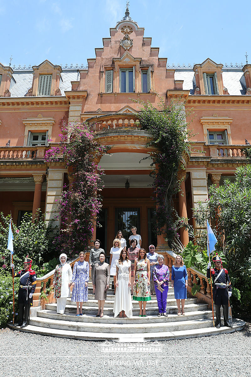 First Lady Kim Jung-sook attending an event for spouses of leaders in Argentina for the G20 Summit held in Villa Ocampo in Buenos Aires 