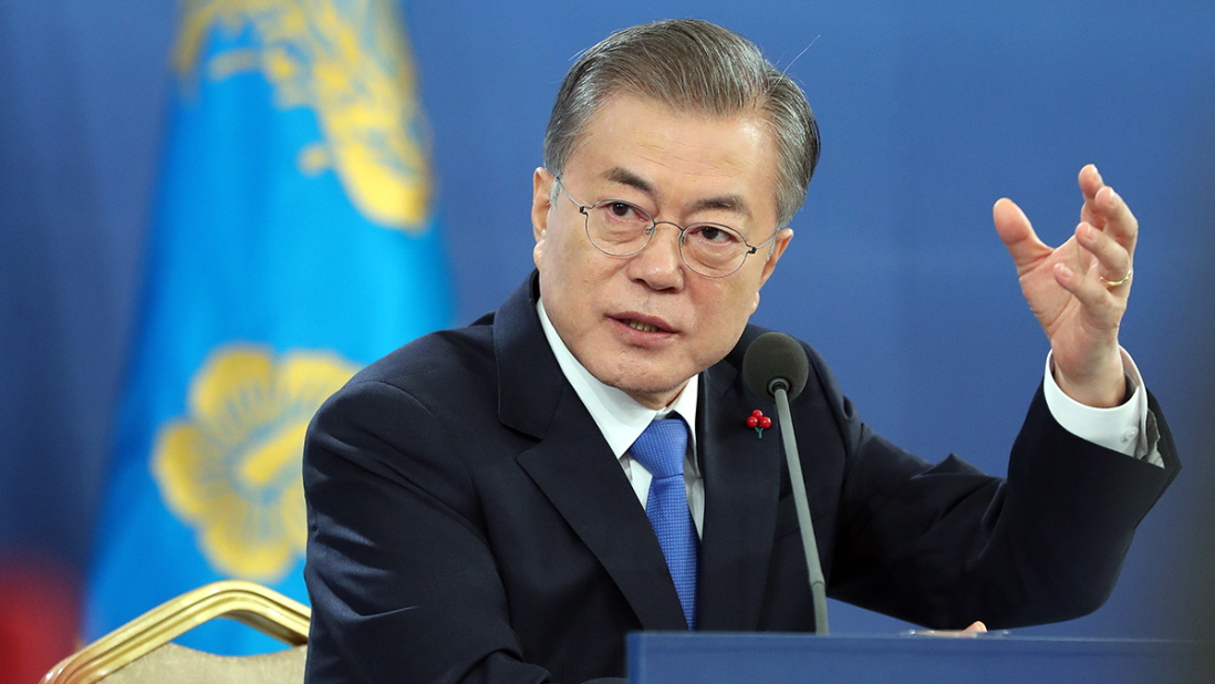 President Moon Jae-in on Jan. 10 speaks in his New Year’s news conference at Cheong Wa Dae.