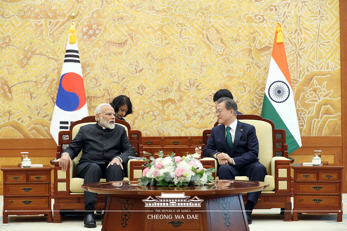 Korea-India one-on-one summit at Cheong Wa Dae 