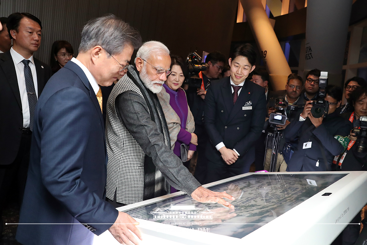 Visiting Seoul’s Lotte World Tower with Indian Prime Minister Narendra Modi 