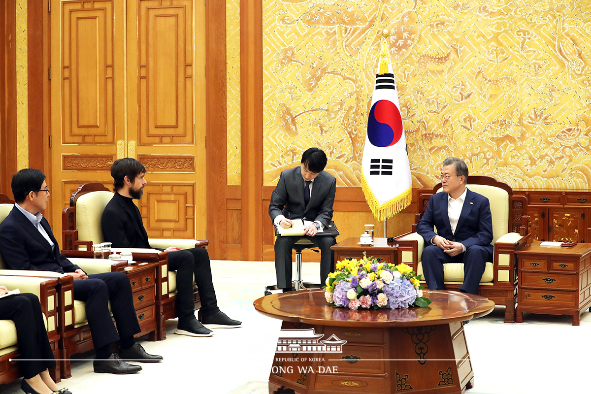 Meeting with Twitter CEO Jack Dorsey at Cheong Wa Dae 