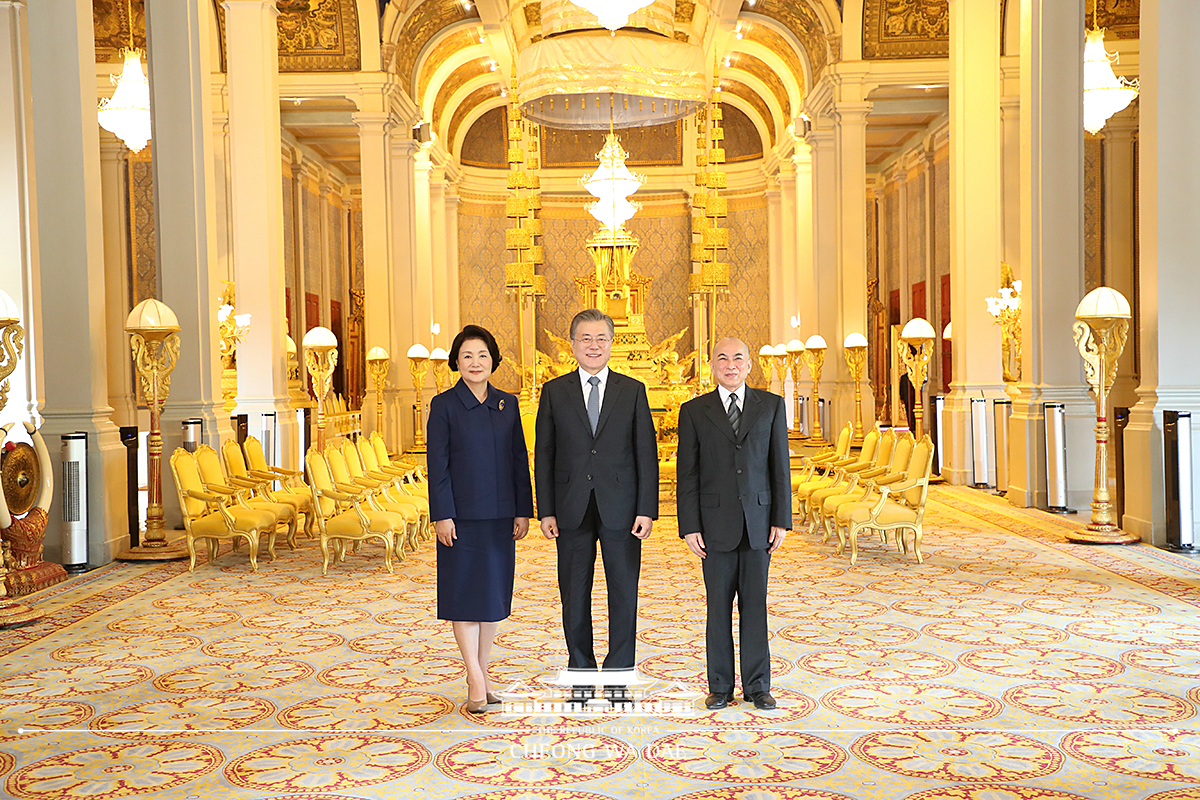 Conversing with His Majesty King Norodom Sihamoni of Cambodia 